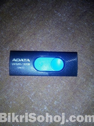 Adata UV320, 32GB Pendrive USB 3.1